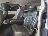 Used 2021 Chrysler Pacifica Touring-L image 6