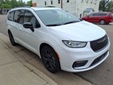 New 2025 Chrysler Pacifica Limited image 4