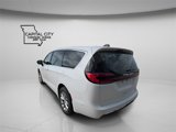 New 2025 Chrysler Pacifica Select image 5