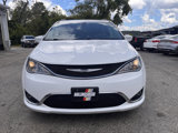 Used 2017 Chrysler Pacifica Touring-L w/ Tire & Wheel Group image 2