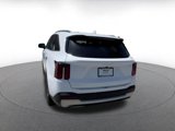 Used 2024 Kia Sorento S image 4