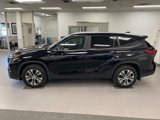 Used 2023 Toyota Highlander XLE image 2