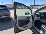 Used 2022 Chrysler Pacifica Touring-L image 6