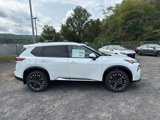 New 2026 Nissan Rogue Platinum image 4
