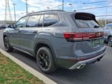 New 2025 Volkswagen Atlas Peak Edition SE image 4