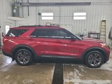 Used 2022 Ford Explorer XLT image 2