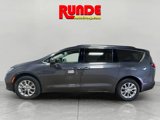 Used 2022 Chrysler Pacifica Touring-L image 2