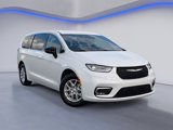 New 2026 Chrysler Pacifica Select image 2