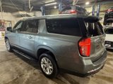 Used 2023 Chevrolet Suburban Premier image 3