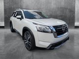 Used 2024 Nissan Pathfinder Platinum image 3