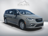 New 2025 Chrysler Pacifica Select image 2