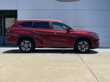 Used 2023 Toyota Highlander XLE image 3