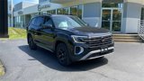 New 2025 Volkswagen Atlas Peak Edition SE image 3