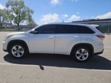 Used 2016 Toyota Highlander Limited image 2