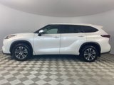 Used 2024 Toyota Highlander XLE image 4