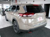 Used 2025 Nissan Rogue SV image 4