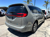 Used 2024 Chrysler Pacifica Select image 6