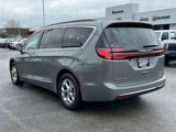 Used 2022 Chrysler Pacifica Limited image 5