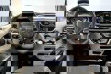 Used 2022 Chrysler Voyager LX image 5