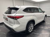 Used 2022 Toyota Highlander Limited image 3