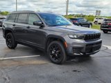 Used 2024 Jeep Grand Cherokee L Laredo image 2