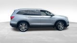 Used 2017 Honda Pilot Touring image 2