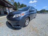 Used 2017 Toyota Sienna LE image 2