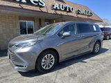 Used 2021 Toyota Sienna XLE image 2