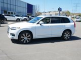 Used 2022 Volvo XC90 T8 Inscription image 3