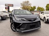 Used 2022 Toyota Sienna XLE image 2