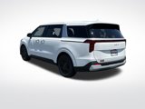 New 2026 Kia Carnival image 3