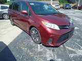 Used 2018 Toyota Sienna LE image 2