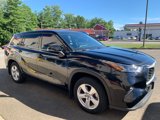 Used 2022 Toyota Highlander LE image 3