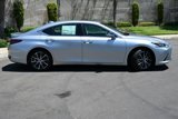 New 2025 Lexus ES 300h w/ Premium Package image 3