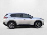 Used 2023 Nissan Rogue SV image 2