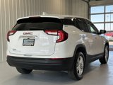 Used 2024 GMC Terrain SLE image 3