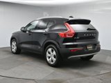 Used 2021 Volvo XC40 T5 Momentum image 3