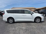 Used 2022 Chrysler Voyager LX image 4