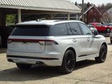 Used 2025 Lincoln Aviator Reserve w/ Equipment Group 201A image 3