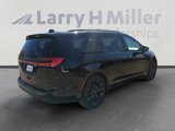 New 2026 Chrysler Pacifica Limited image 5