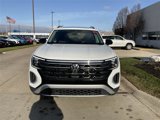 New 2025 Volkswagen Atlas Peak Edition SE image 2