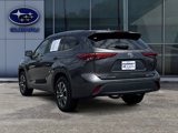 Used 2023 Toyota Highlander XLE image 4