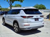 New 2025 Mitsubishi Outlander SE image 3