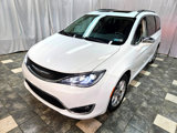 Used 2018 Chrysler Pacifica Limited image 2