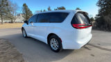 Used 2024 Chrysler Pacifica Touring-L image 3