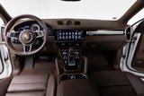 Used 2022 Porsche Cayenne Platinum Edition image 3
