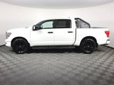 Used 2023 Nissan Titan SV w/ SV Convenience Package image 2
