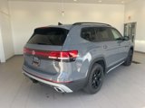 New 2025 Volkswagen Atlas Peak Edition SE image 3