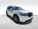 New 2025 Nissan Pathfinder Platinum image 2