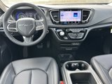 New 2025 Chrysler Pacifica Select image 4